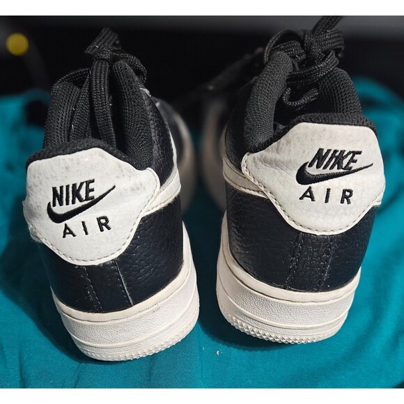 Size 4Y - Nike Air Force 1 Black White - Picture 2 of 6